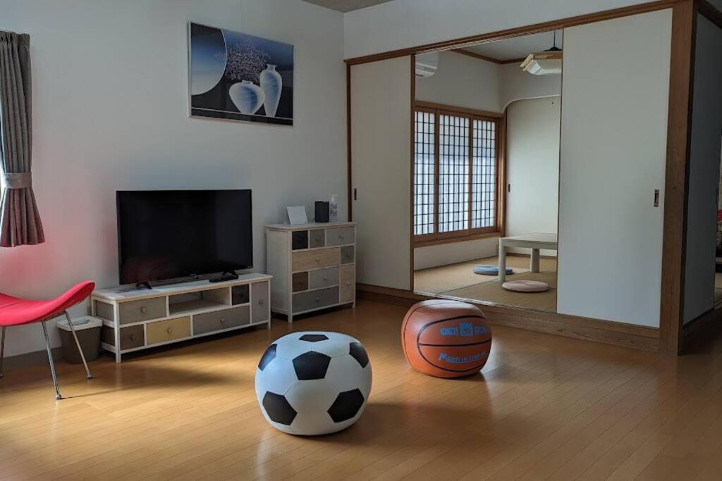 Roomy 4Br Home Sleeps 9／Shinosaka／Large Groups Dış mekan fotoğraf